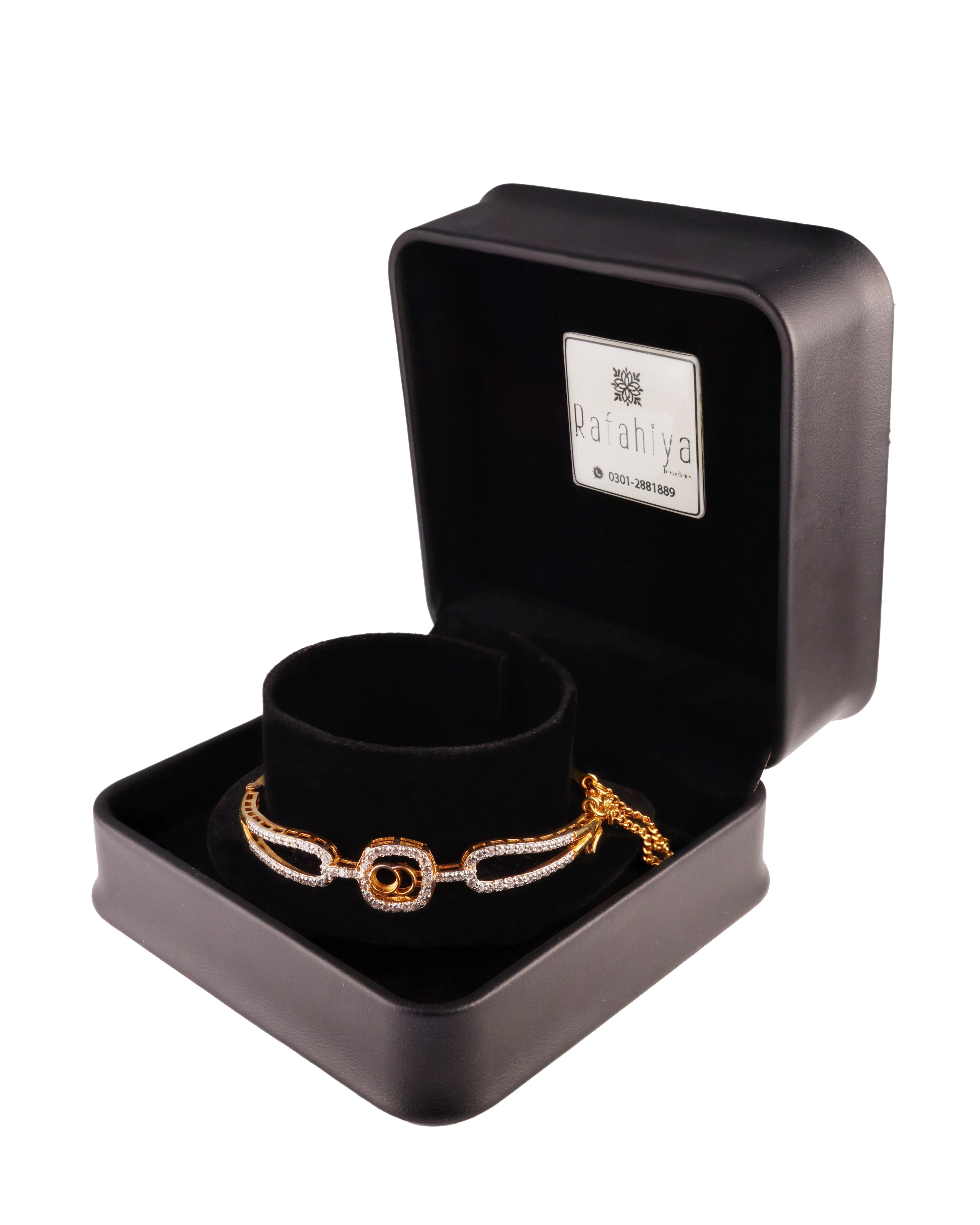 Luxurious Silver Bangle