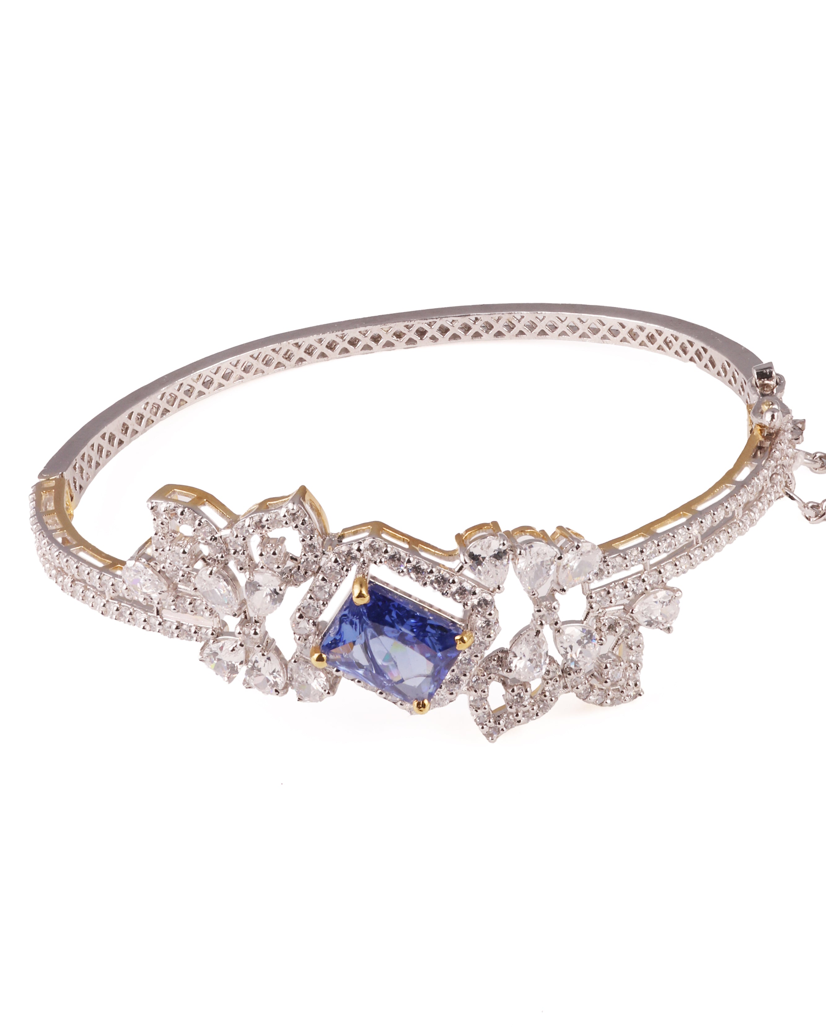 Silver Bracelet with Emerald Stone