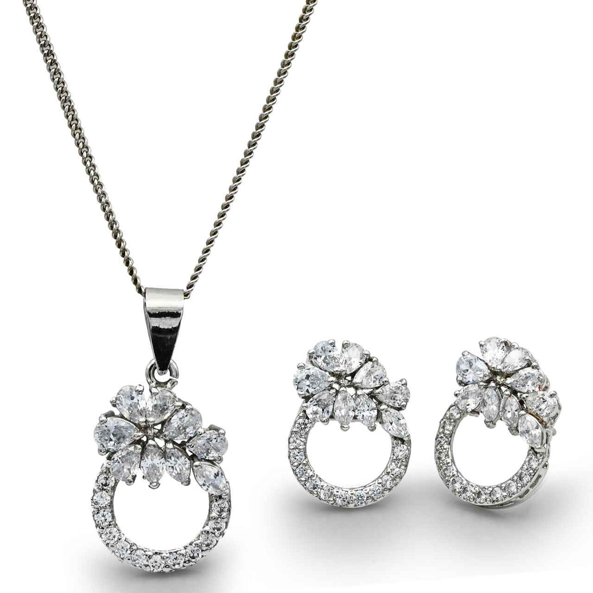 Luxurious pendant set with zircons in 925 Silver with Rhodium plating