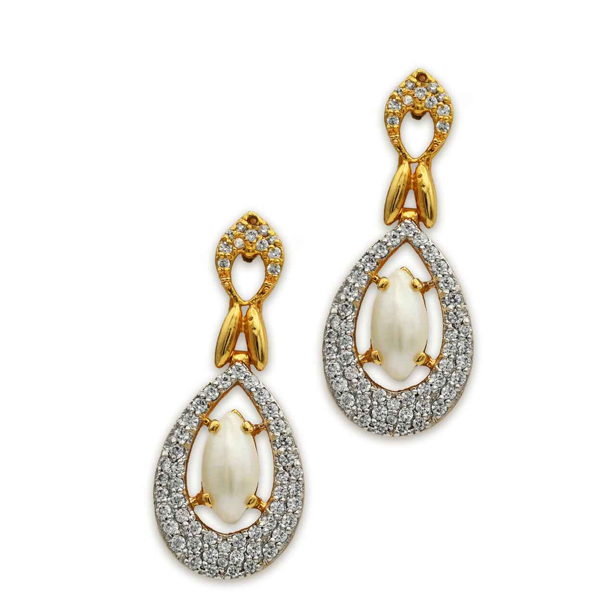 Dazzling Earrings With White Zircons in 925 Silver With Gold Plating