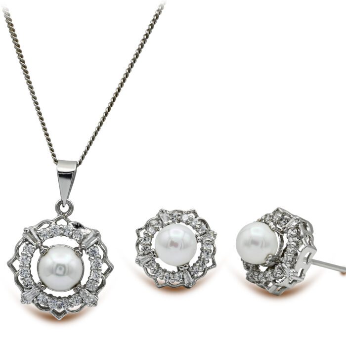 Rhodium Plated diamond style Pendant set with Zircon