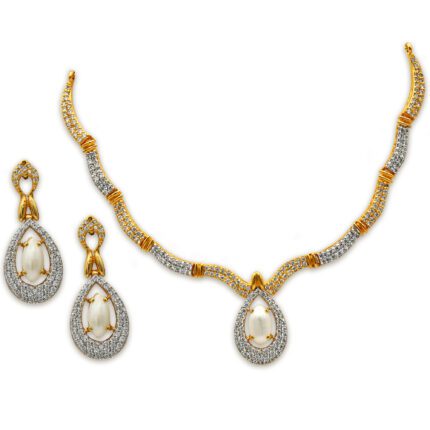 Elegant set with zircons in 925 Silver with Gold plating