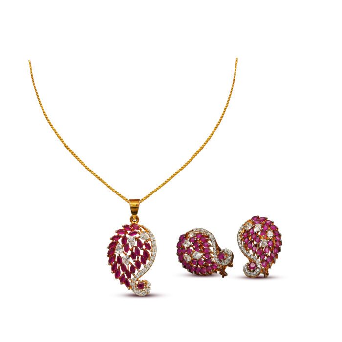 Dazzling Pendant set with zircons in 925 Silver with Gold plating